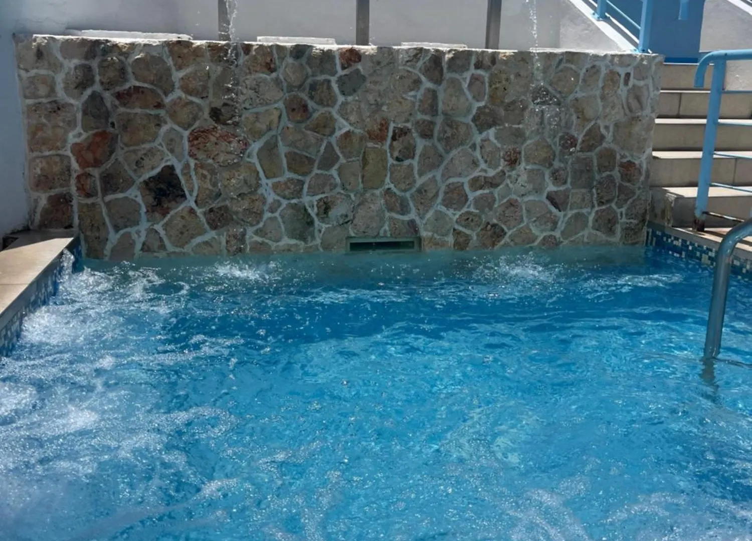Royal Islander La Terrasse Pelican Cove Sxm Lowlands